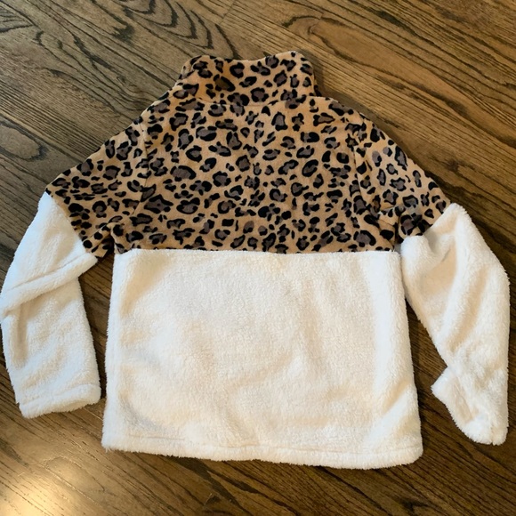 Animal print 1/4 zip - Picture 2 of 2